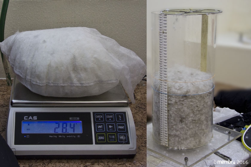 Унция пуха на весах и в лабораторной колбе после снятия диска Унция пуха на весах и в лабораторной колбе после снятия диска