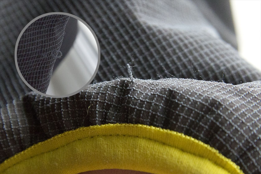 Из ткани усиления полезли армирующие нити Из ткани усиления полезли армирующие нити