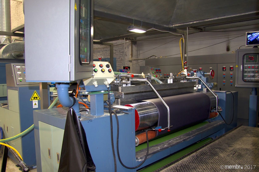 Нанесение полиуретанового покрытия методом kiss roll Нанесение полиуретанового покрытия методом kiss roll