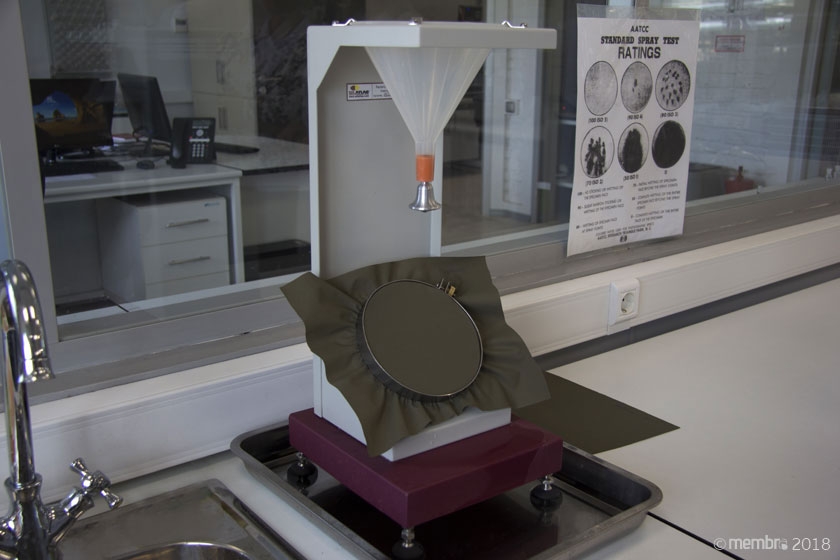 Дождевальная установка для проверки водоотталкивания образцов тканей Дождевальная установка для проверки водоотталкивания образцов тканей